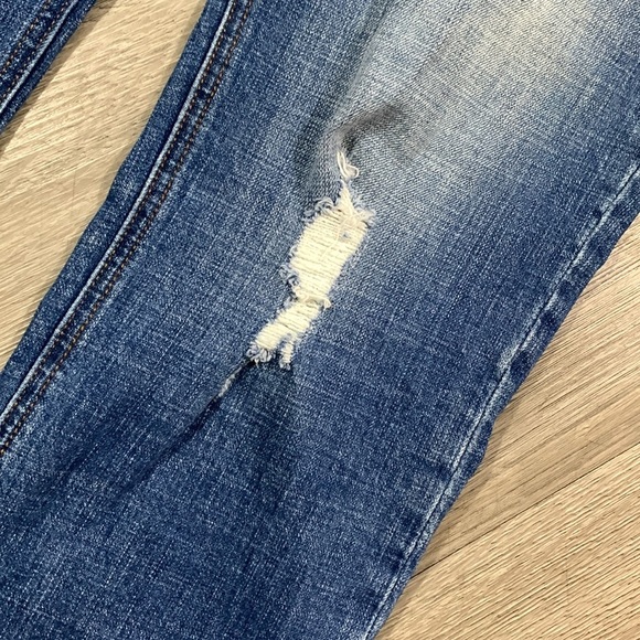 Kut from the Kloth Distressed Straight Leg Cuffed Crops Stretch Jeans size 8 - Picture 7 of 15